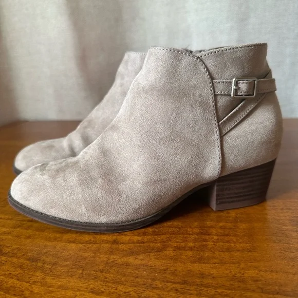 Old Navy•girl’s suede ankle boots•size 3•side zipper•brown/grey/taupe•buckle - Picture 1 of 14